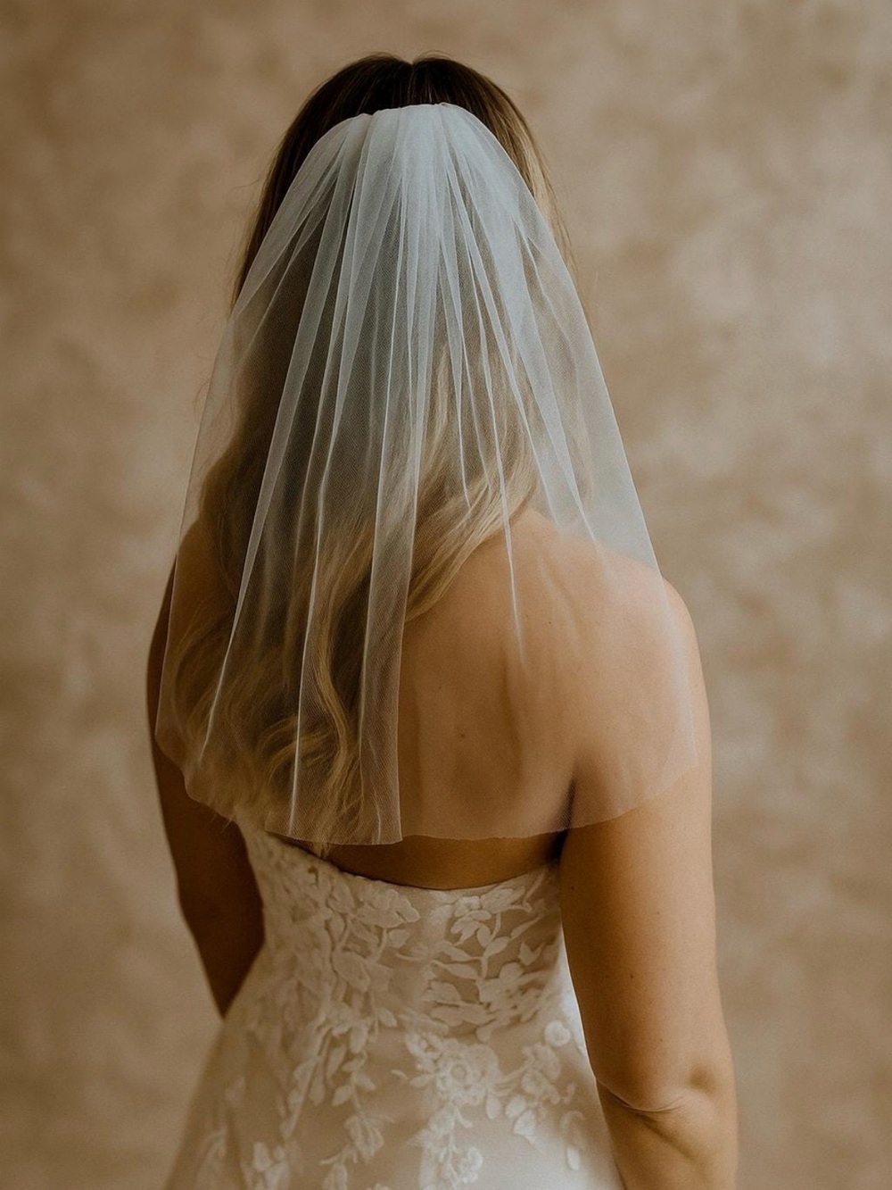 Short Shoulder-Length Wedding Veil in Soft Ivory